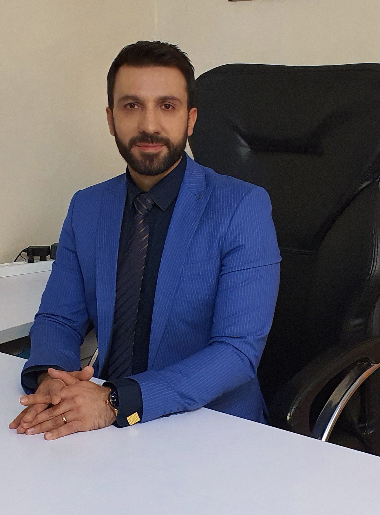 دکتر ایمان کمالی حکیم